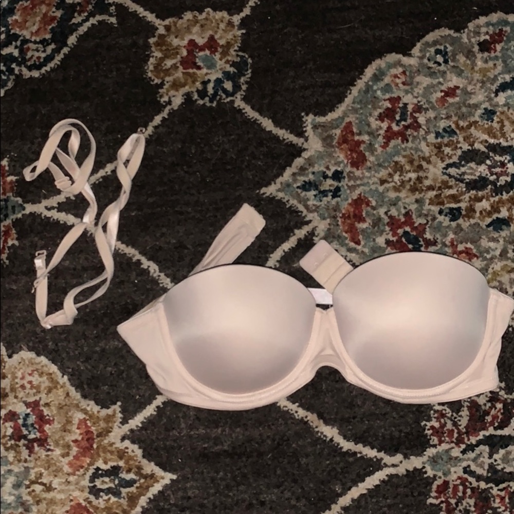 Nude Victoria’s Secret Strapless 👙